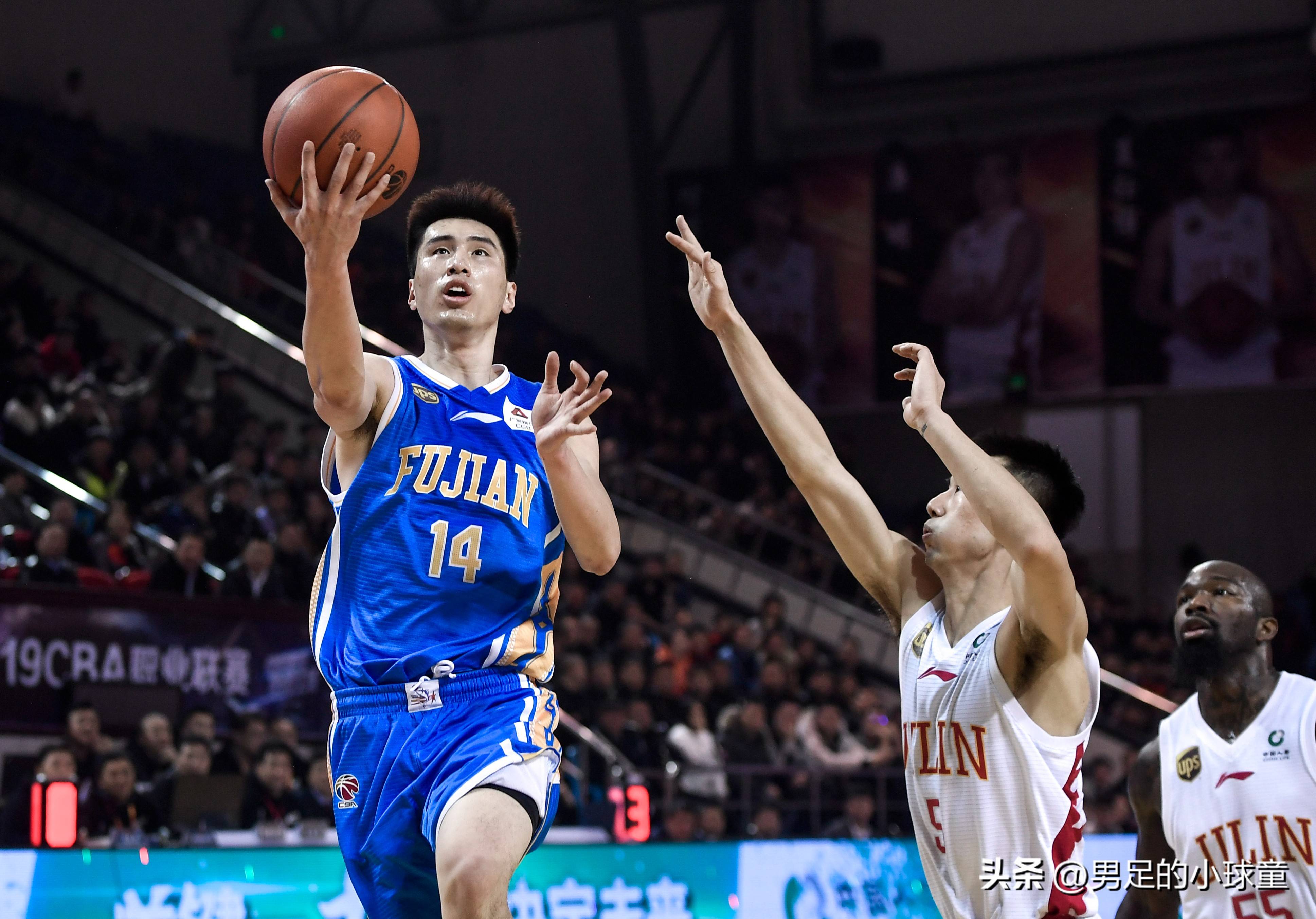 赛地聚焦——CBA常规赛赛前热度飙升;阿斯顿维拉队长鼓劲;底气十足;球队文化再被提及的简单介绍 赛地聚焦——CBA常规赛赛前热度飙升;阿斯顿维拉队长鼓劲;底气十足;球队文化再被提及的简单介绍