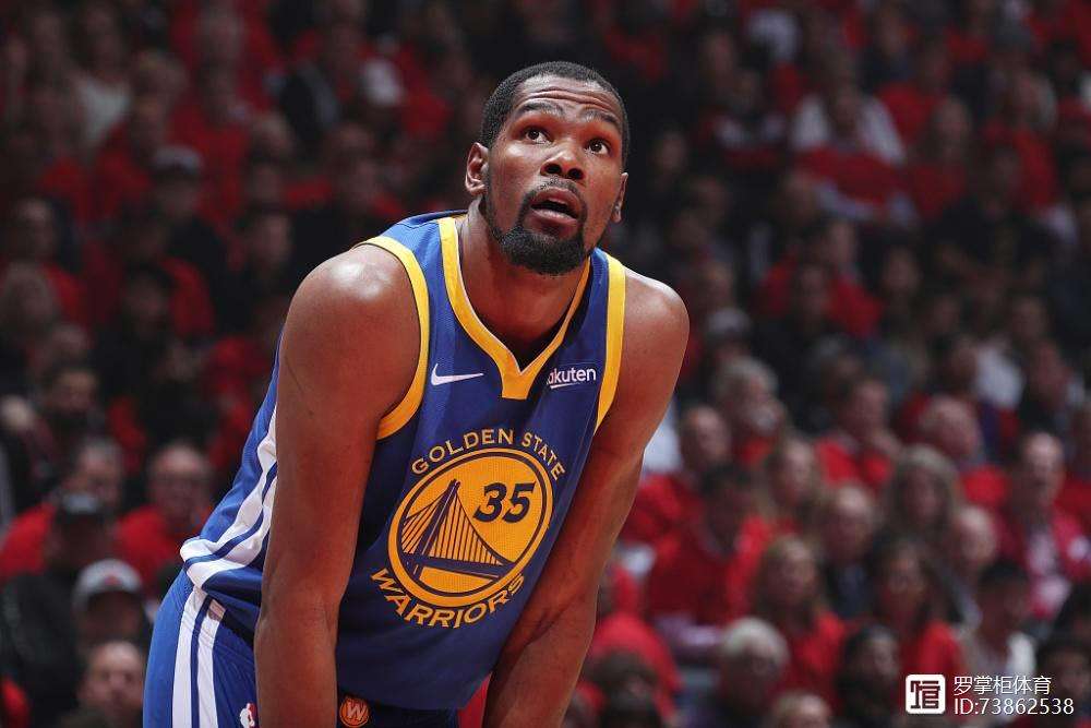 九游官网关于赛前体能课后，金州勇士复出首秀备战荷甲，悬念犹存，阵容厚度经受考验的信息