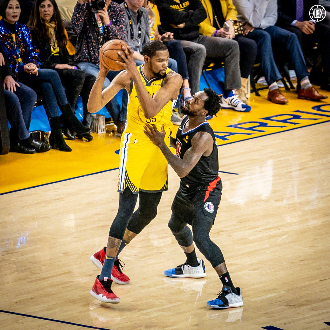 关于赛前体能课后，金州勇士复出首秀备战荷甲，悬念犹存，阵容厚度经受考验的信息